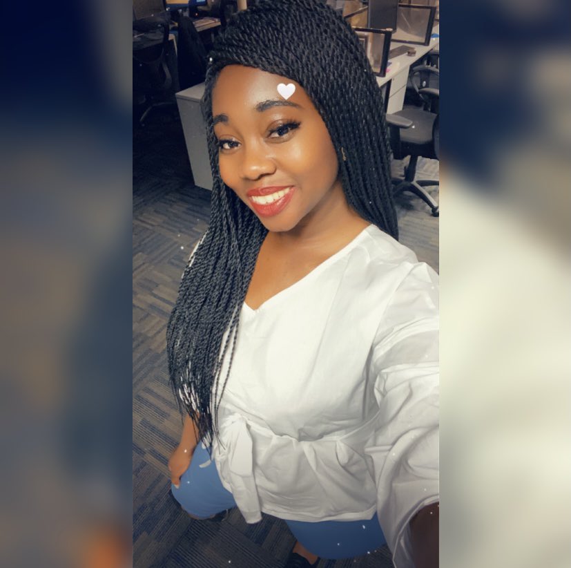 simonejnews's tweet photo. Oh so casually flexing in a corner of the newsroom by myself... 🥺👑💪🏽👚👖 #plainfit #casualfashion #reporterbae #protectivehairstyles #tvreporter #COLA https://t.co/OgoxP32f9r