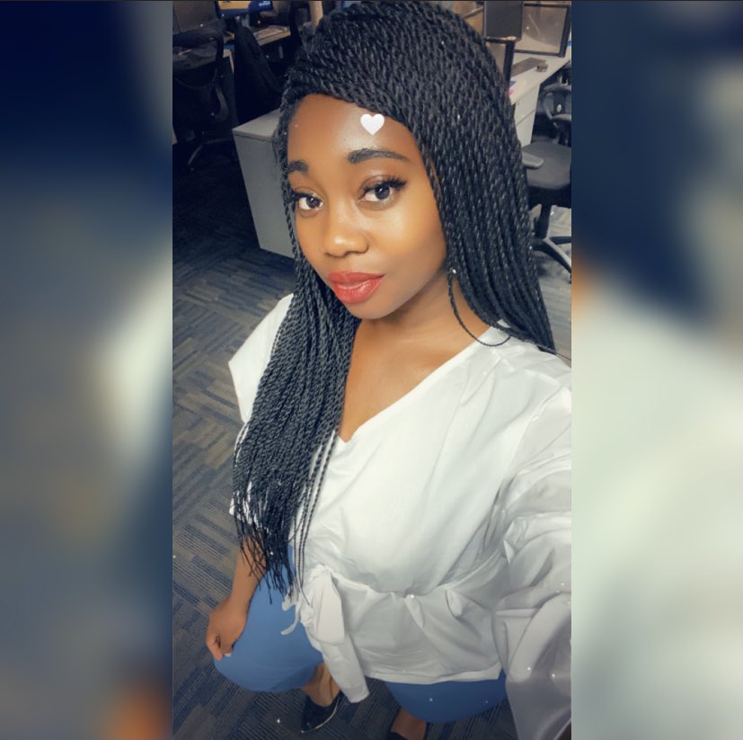 simonejnews's tweet photo. Oh so casually flexing in a corner of the newsroom by myself... 🥺👑💪🏽👚👖 #plainfit #casualfashion #reporterbae #protectivehairstyles #tvreporter #COLA https://t.co/OgoxP32f9r