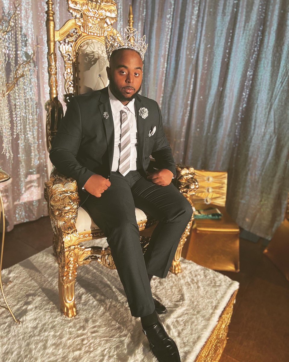 shaeflava's tweet photo. Blessings in the Leavings 🤴🏾 .. #Almost23 🎁 https://t.co/MxqHdjEZBr