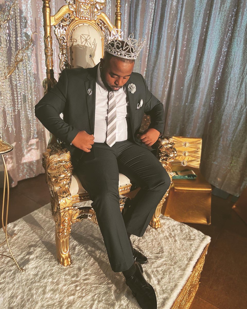 shaeflava's tweet photo. Blessings in the Leavings 🤴🏾 .. #Almost23 🎁 https://t.co/MxqHdjEZBr