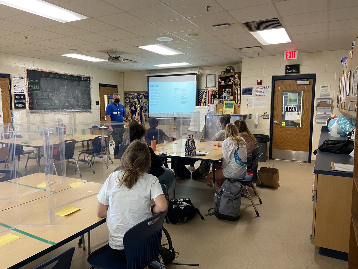 AtsaaMainland's tweet photo. Thank you Mr. Eric for coming in for National Athletic Training Month to speak with us about the profession of athletic training and how it has grown across all sorts of settings from performing arts to the military! @Mainlandhigh #nationalathletictrainingmonth https://t.co/SVBIVKuuKO