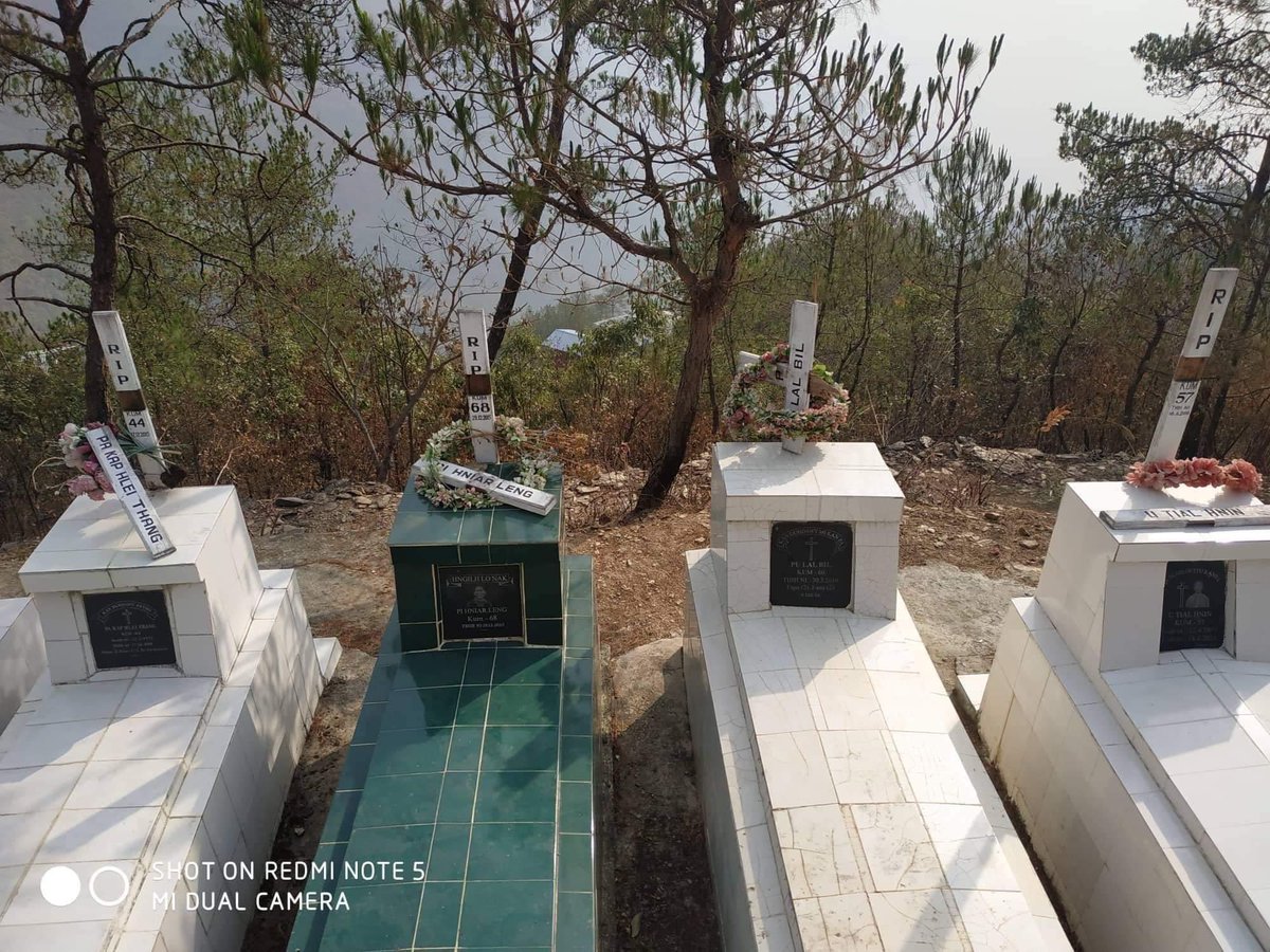 di_anasan's tweet photo. The gravestones in #PhaLen were destroyed by Junta Terrorists last night. The locals of PhaLen said; “Not only living people but also the dead are not safe to live under Junta Terrorists.”
#WhatsHappeningInMyanmar
#Mar30Coup
https://t.co/nPb1pED6nR