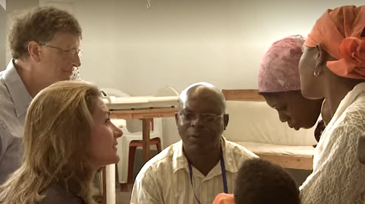 One of my best friend and colleague plus a brilliant researcher Dr. Omari Juma with Bill and Melinda Gates in Bagamoyo, Tanzania. @ifakarahealth @Benji_Fernandes @Udadisi @AllianceForWom2 @USAIDGH @AndMhha @muhimbiliuniver @fhi360