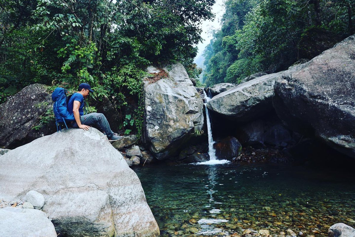 ManhCreative's tweet photo. Suối ở putaleng đẹp miên man... đẹp tới nỗi cứ ngẩn ngơ thôi #putaleng #putaleng3049m #trekking #trekkingvietnam #trekkinglovers #nature #naturephotography #photography #travel #travelphotography #mountains #mountainview #topmountain #hiking #hikingadventures https://t.co/RVrPCYFMyV