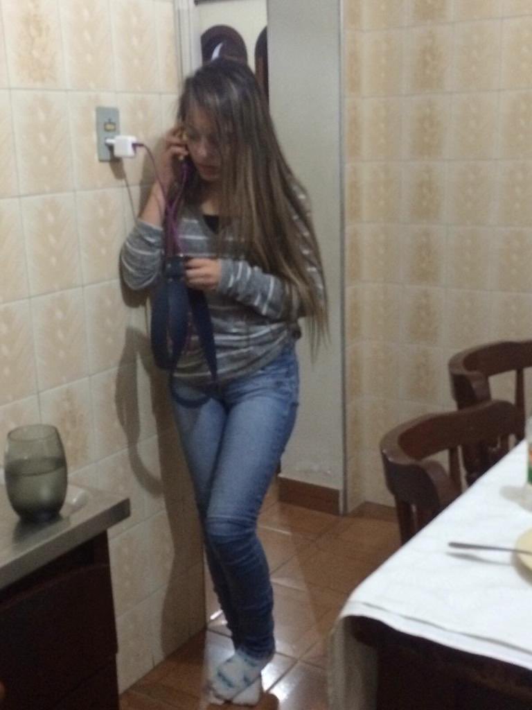 xangelrs's tweet photo. lembrando do dia que a mc mirella veio aqui em casa antes da fama procurando ajuda https://t.co/8GGv9C5rra