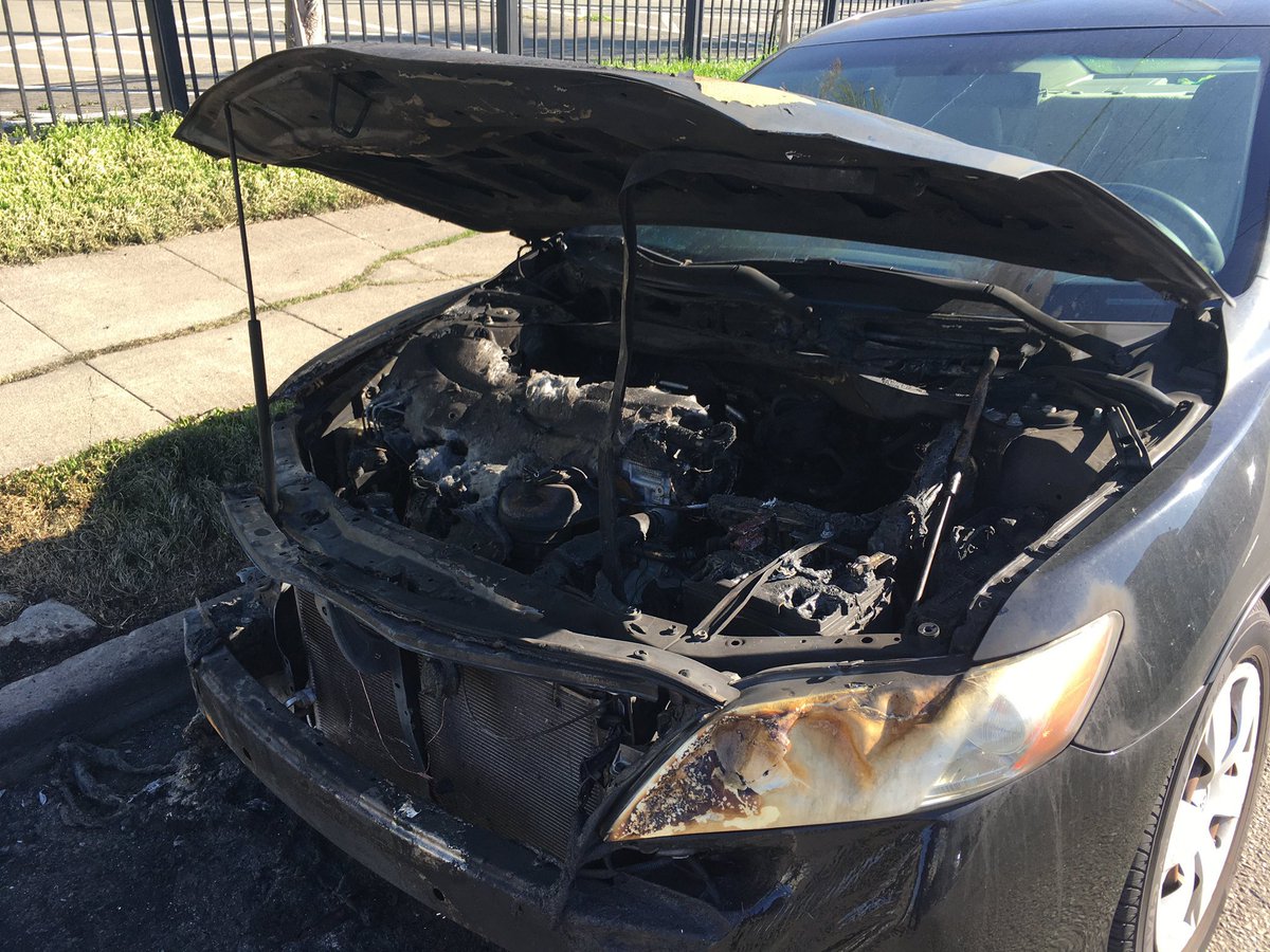 เเย่มาก ลุงอายุ70ปีเปนคนกัมพูชา เมื่อวันเสาร์ที่ผ่านมา รถโดนเผากลางดึกอ่ะ /ลุงบอกเราไม่ได้ทำอะไรผิดต่อใครเลย เราเเค่ต้องการความสงบสุขในการอาศัยอยู่สหรัฐอเมริกาเเค่นั้น เเม่งจริง เขาก็อยู่ของเขาเฉยๆอ่ะ ยังจับตัวคนร้ายไม่ได้ด้วย
#StopAsianHate  #StopAsianHateCrimes   
#StopAAPIHate