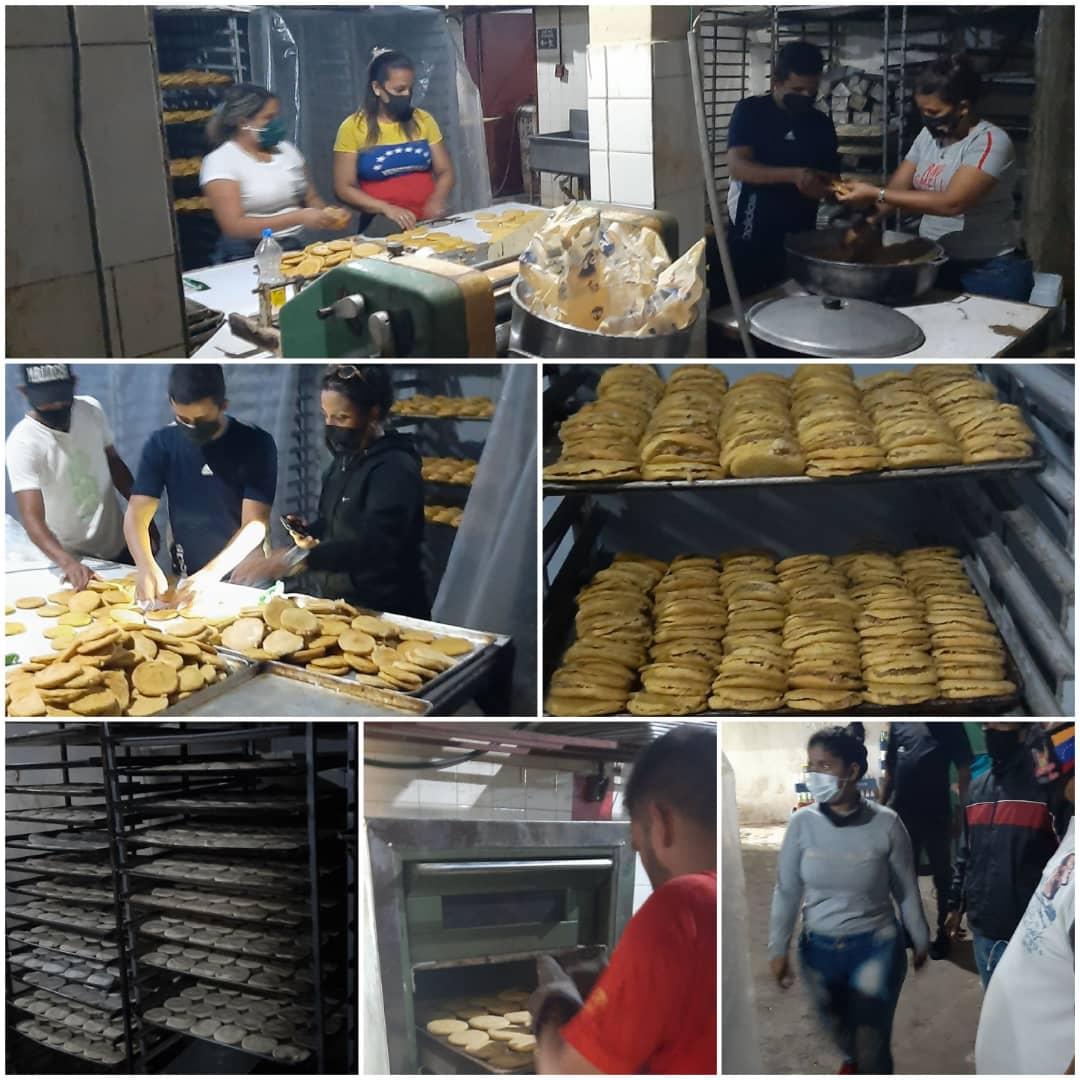 MRIDCH2's tweet photo. #29Marz2021 #MRIDCH Bolívar en unidad preparan 1.000 arepas para personal medico, enfermero, paciente y visitantes del Hospital Ruiz y Páez, en franca lucha para sostener a los pacientes de Covid19, en apoyo a las politicas del Presidente @NicolasMaduro  @GobJustoNoguera https://t.co/etc0DfcUnV