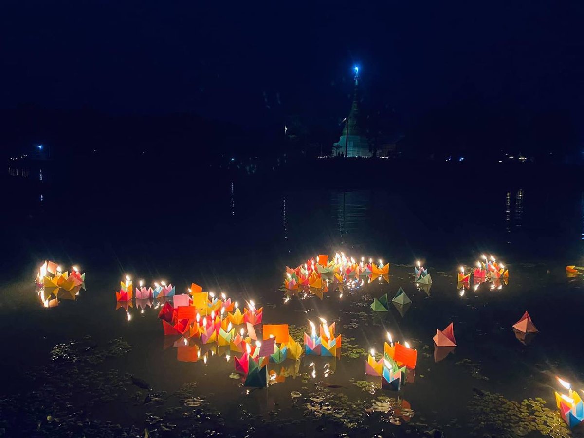 In BuTaLin, Sagaing Region, a Candlelight vigil for fallen heroes during the spring revolution was held. 
JUNTA MASSACRE 
#Mar29Coup
#WhatsHappeningInMyanmar