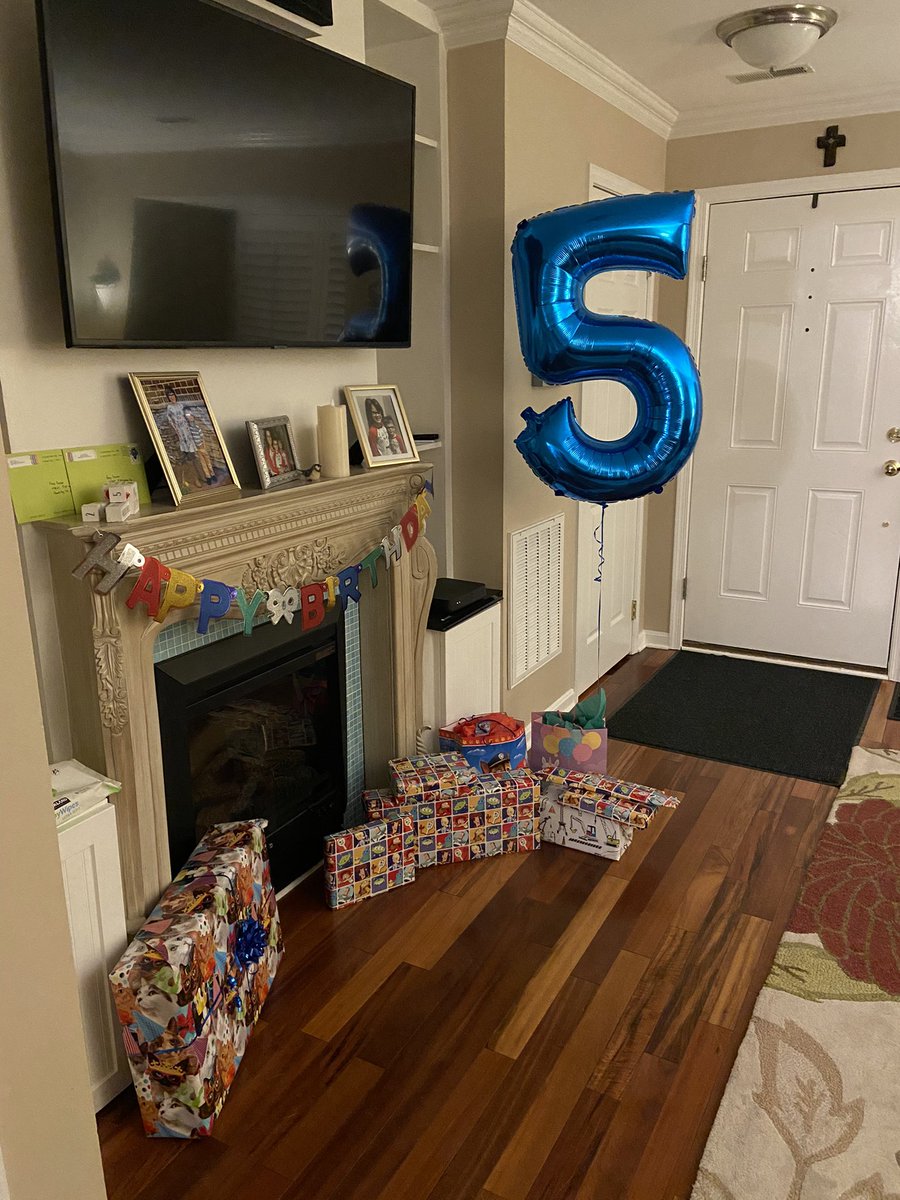 anneconnor78's tweet photo. Happy 5th Birthday to my sweet Rory! 🎈🎈We love you! https://t.co/VIzBg7GNaC