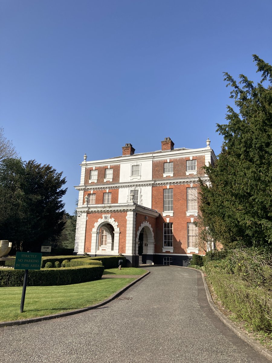 BostinDesign's tweet photo. Hello blue sky! 😎

What an amazing day and ideal setting to get stuck into some creativity at Bostin HQ! 😊

Have a lovely day guys! 🌞

#creative #teambostin #Wolverhampton #design #marketing https://t.co/KPTYHNpvYj