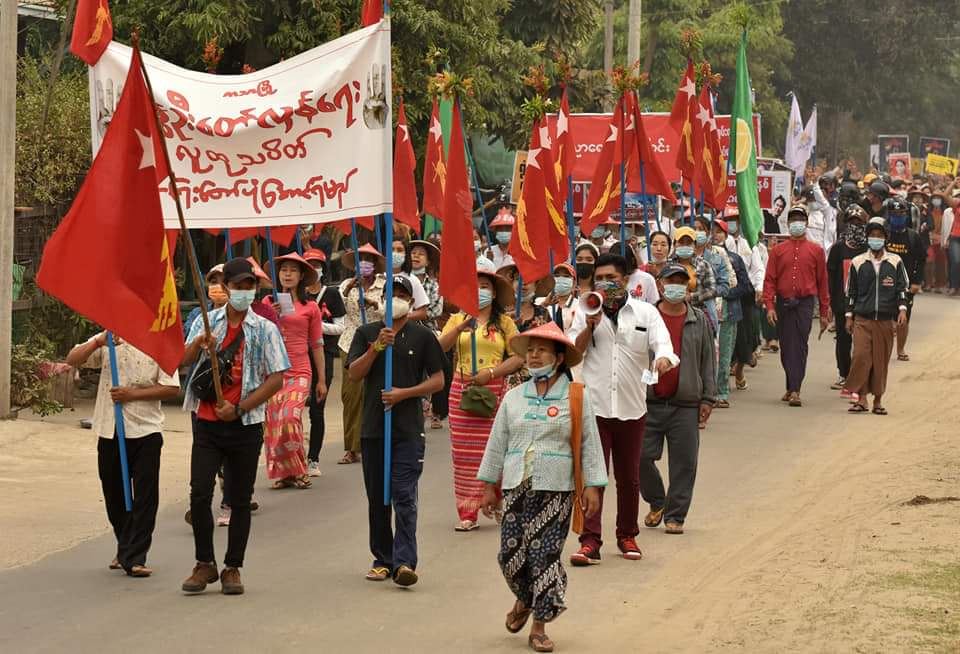 XueMei01's tweet photo. "Spring Revolution " demonstration against military dictatorship in Katha township, Sagaing Region today ! 

ABOMINABLE CRUELTY
#WhatsHappeningInMyanmar 
#Mar30Coup https://t.co/DMnGYu9iYa