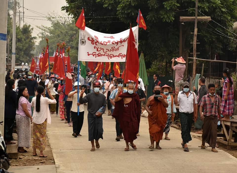 XueMei01's tweet photo. "Spring Revolution " demonstration against military dictatorship in Katha township, Sagaing Region today ! 

ABOMINABLE CRUELTY
#WhatsHappeningInMyanmar 
#Mar30Coup https://t.co/DMnGYu9iYa