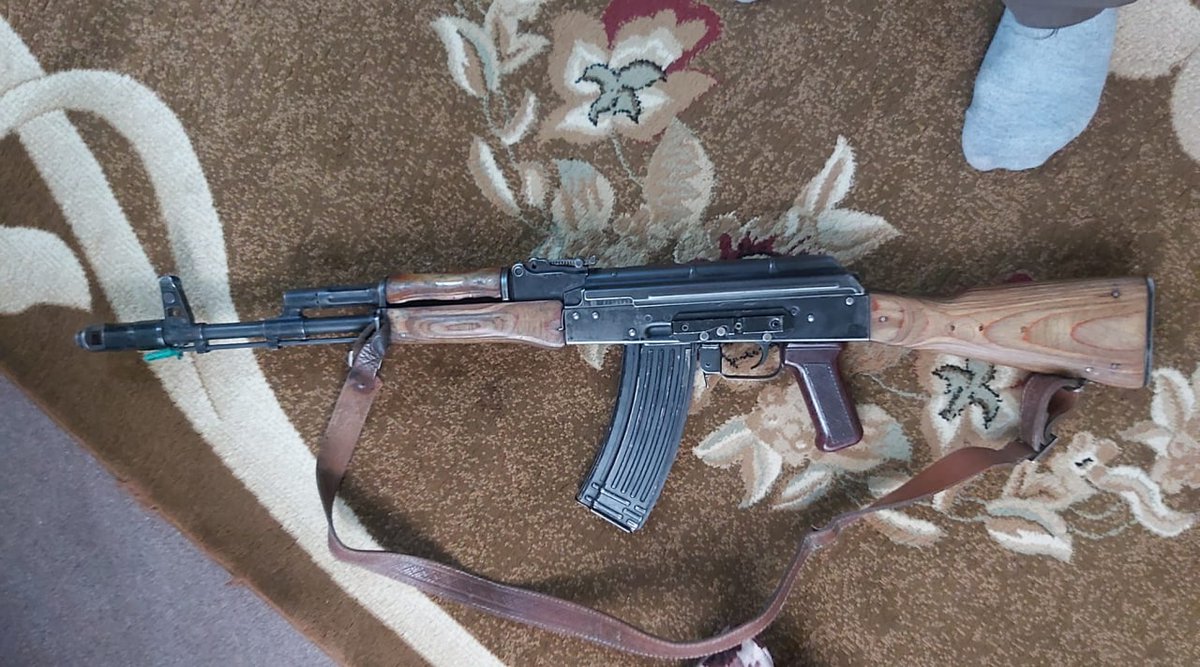 CalibreObscura's tweet photo. A likely later model AK-74 that's been dressed in AKM furniture on sale in #KRG #Iraq for $1500. Very likely originally sourced from #Syria.

Note also the Polish Tantal magazine. https://t.co/CxE335WUgQ