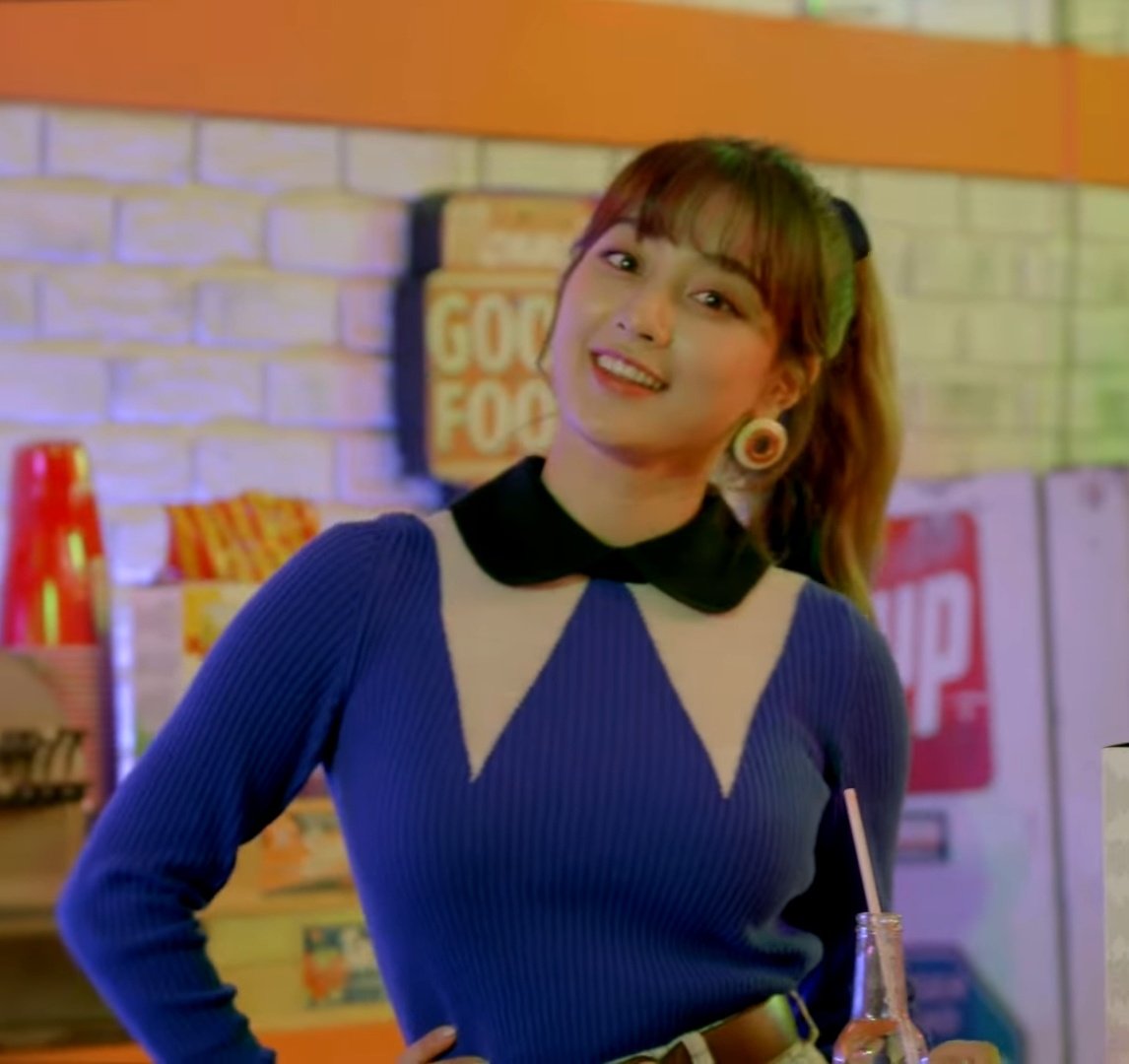SubjectKpop2's tweet photo. Jihyo 😃 @JYPETWICE https://t.co/ABQiRDp61m