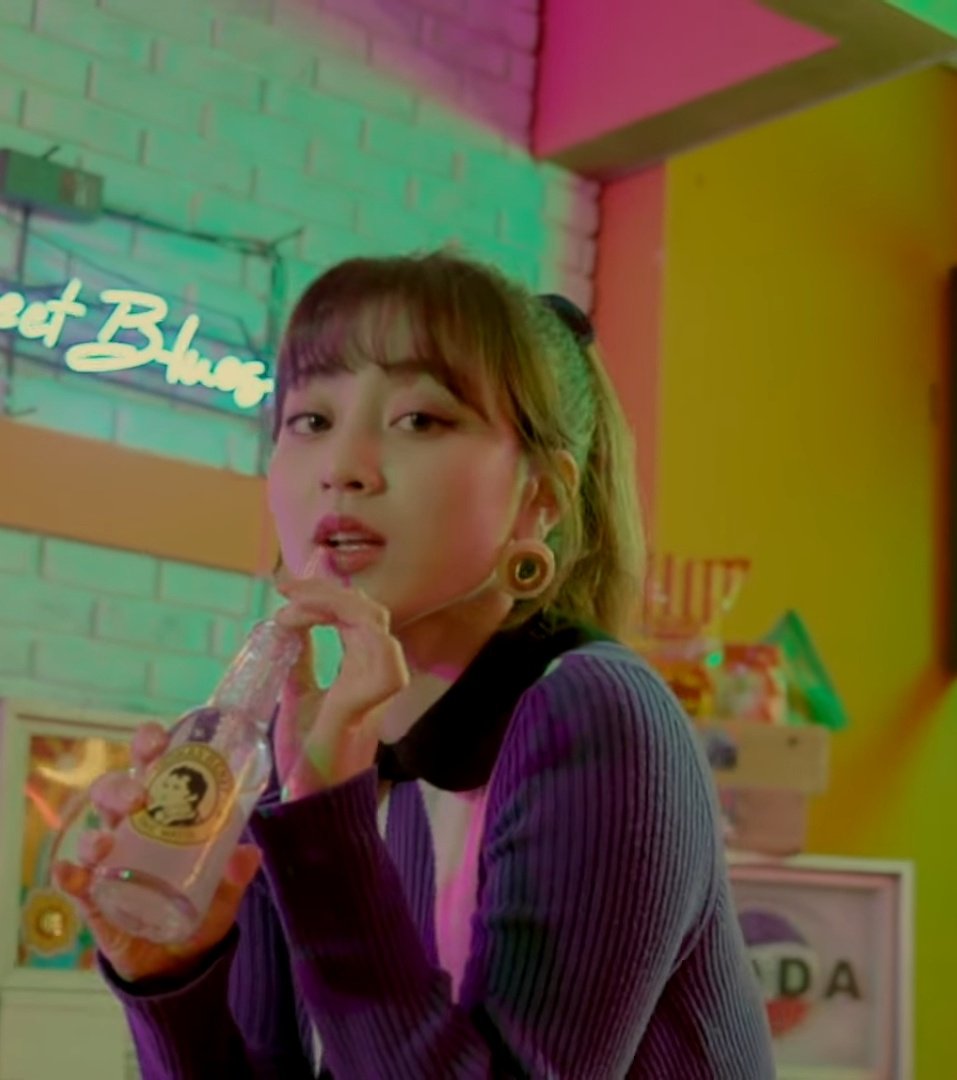 SubjectKpop2's tweet photo. Jihyo 😃 @JYPETWICE https://t.co/ABQiRDp61m