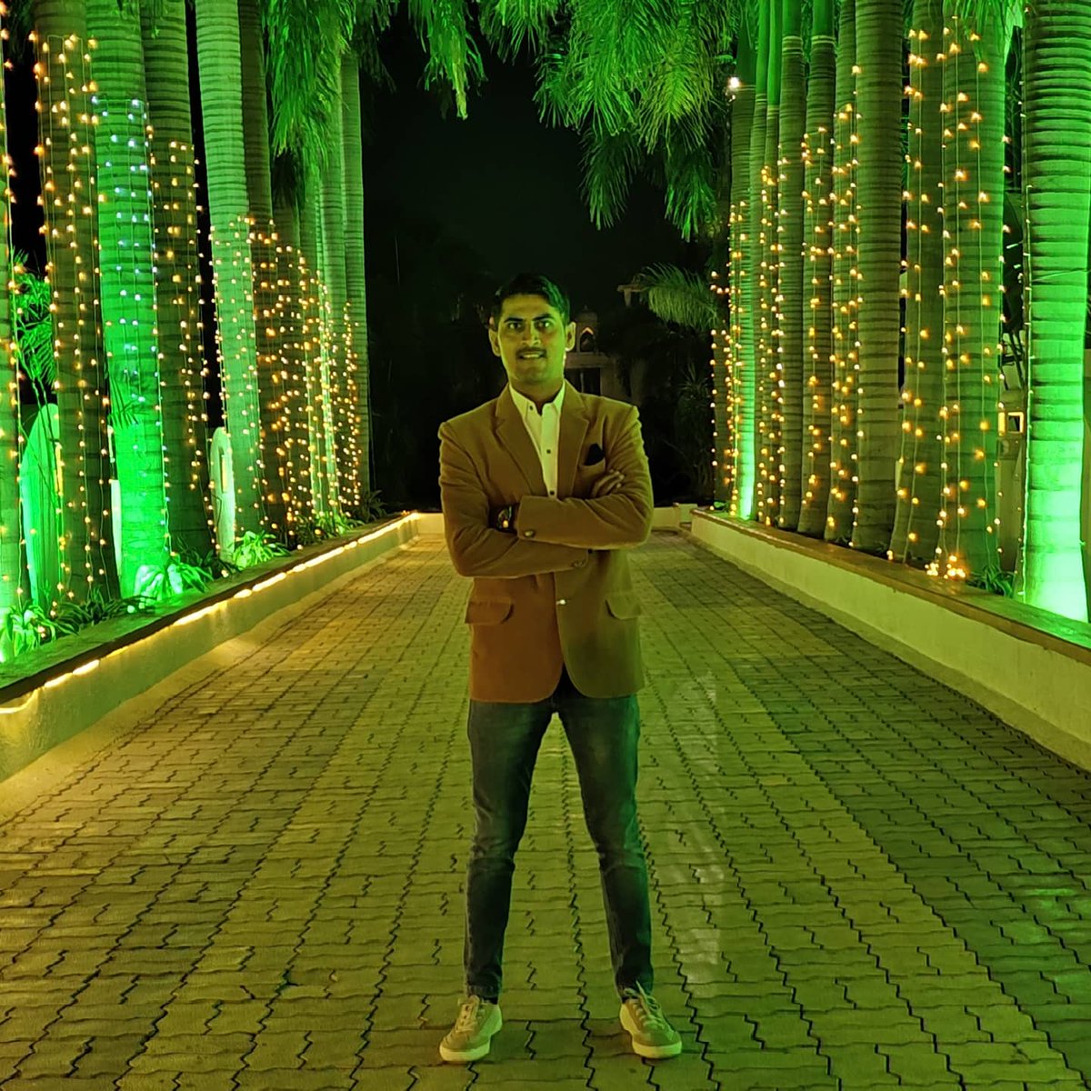 Bhavin9700's tweet photo. THEME : Motion, Night, Portrait &amp; Street
#vivoX60Series #ThroughYourLens #PhotographyRedefined 
@vivo_gujarat @Vivo_India https://t.co/vh663WGmh9