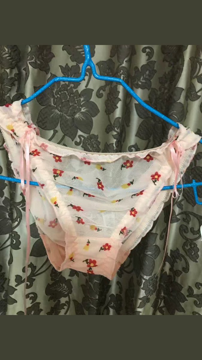 CdrMaya's tweet photo. Biar pasangan makin sange rubahlah cara memilih dan memake  CD jangan kampungan dan mode jadul,, masa kalah ma Mak Mak... https://t.co/MQ2rov18SK