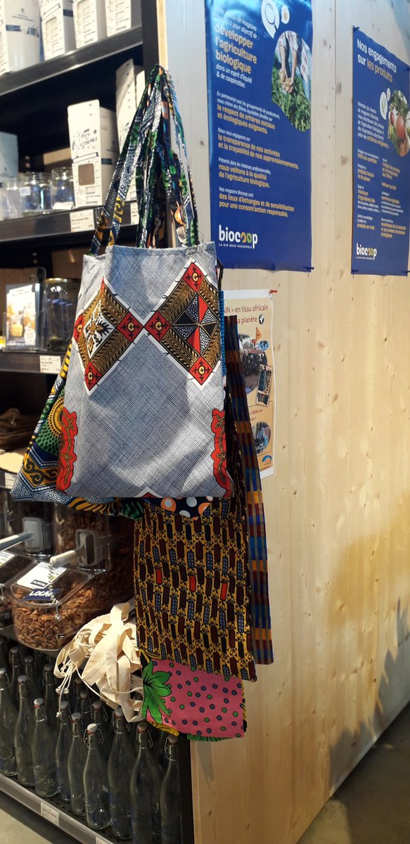 ArcadeTerre's tweet photo. Retrouvez à la Biocoop de Pontcharra les sacs à pains du #Mali ils sont soit long soit plus carré. Ils peuvent servir de #topbag à l'approche de l'été☀️
#zérodéchet #developpementdurable #impactpositif #réutilisable #environnement #projetdeveloppement #tissuafricain #Local https://t.co/ygCzes1mZD