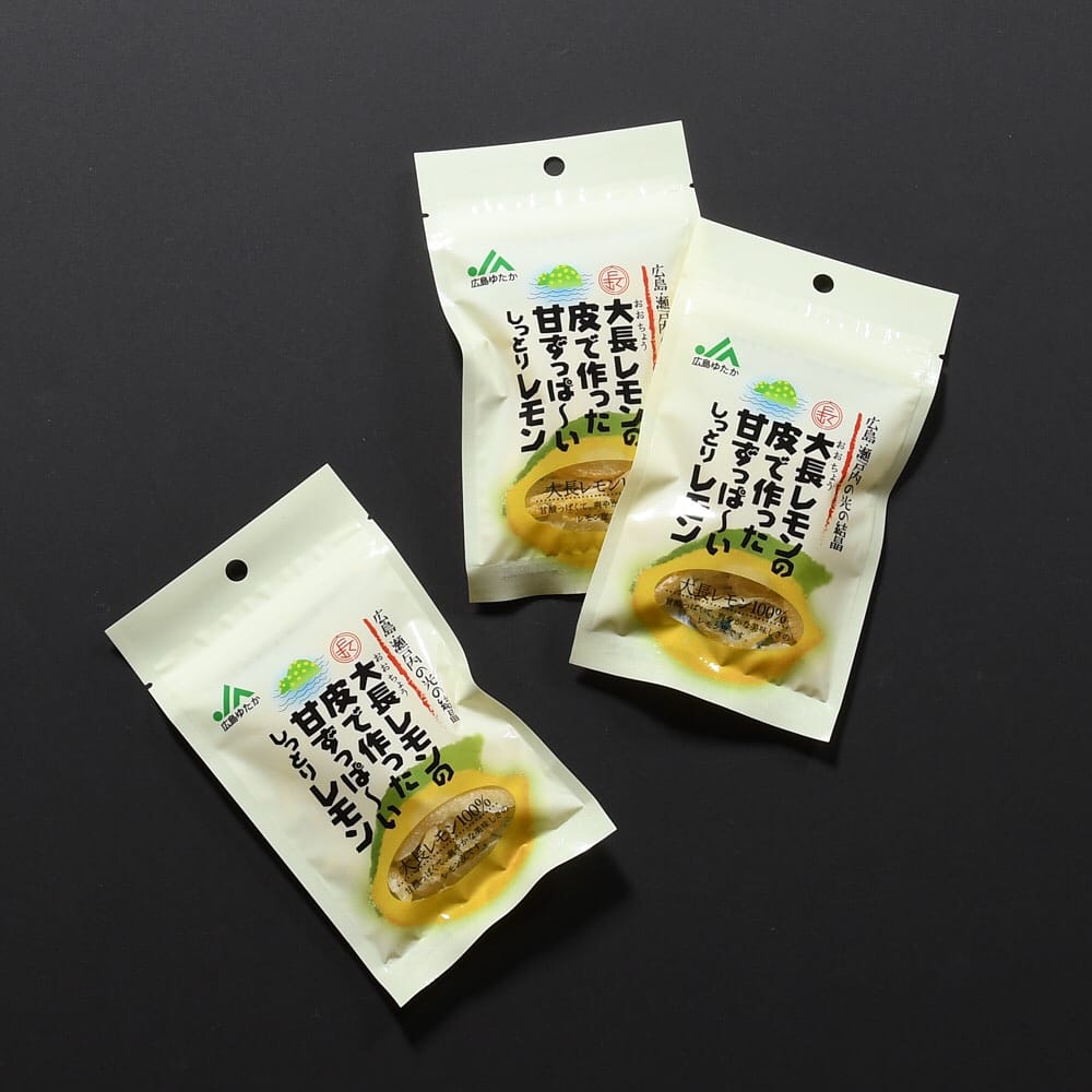 basic_accent's tweet photo. 大長レモンの皮で作った甘ずっぱ～いしっとりレモン
¥216

その名の通り、しっとりした食感が特徴のレモンピールのお菓子。

甘味、酸味、ほろ苦さのバランスが絶妙なのです。 https://t.co/vWT70uVXrj