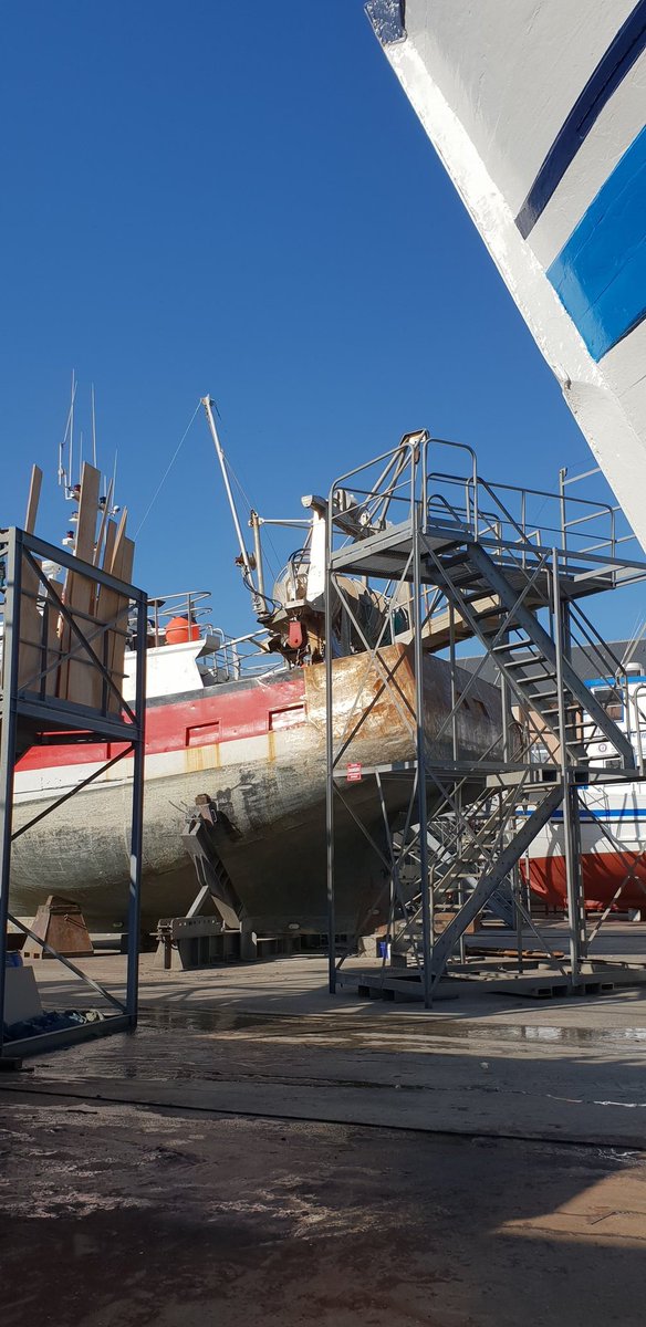 Delphinetyr's tweet photo. EmploiMaritime 2021 #AvecPôleEmploi #Bayeux @CalvadosDep @CCICaen ⚓ Autour du port @PortEnBessin  : métiers de la mécanique navale, équipement et réparation des navires avec H. Lamaury DG @DigneEtFrancoise et @Mecanor ! https://t.co/4DqZ2ZzeZM