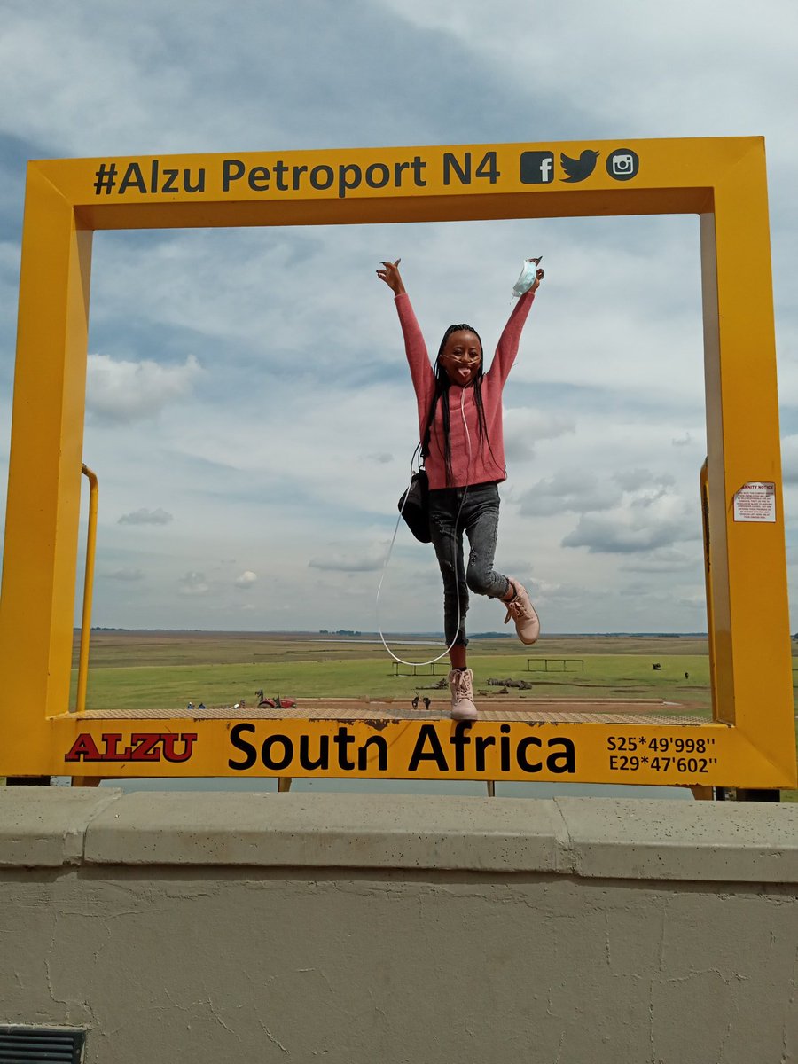 NkhosiLa's tweet image. The love I'm getting from you people 😭😭😭😭the phone calls 😭😭😭😭I'm really overwhelmed and grateful for such love 😭😭😭