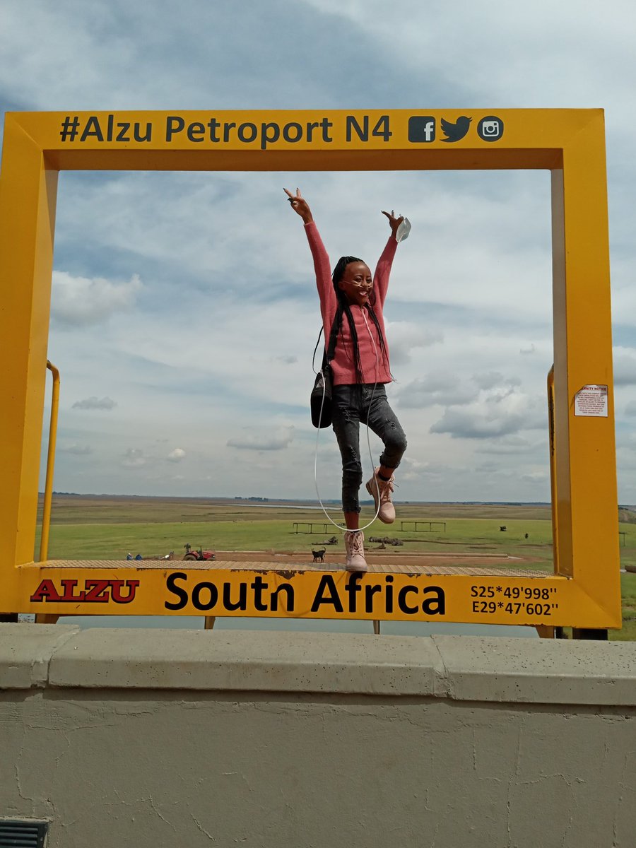 NkhosiLa's tweet image. The love I'm getting from you people 😭😭😭😭the phone calls 😭😭😭😭I'm really overwhelmed and grateful for such love 😭😭😭