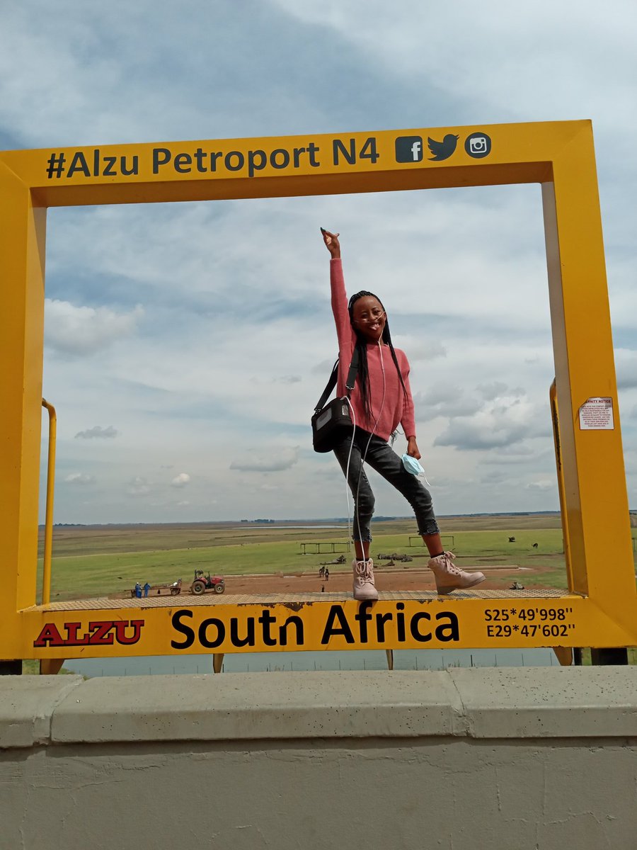 NkhosiLa's tweet image. The love I'm getting from you people 😭😭😭😭the phone calls 😭😭😭😭I'm really overwhelmed and grateful for such love 😭😭😭