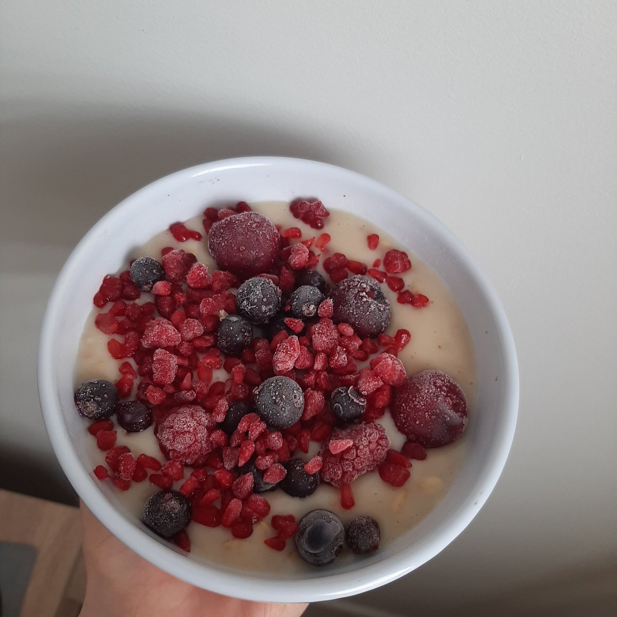 reducewithhead's tweet photo. Sniadanko
Budynianka z mieszanka owocow
Przepis z ig dietwithnat
Wg fitatu 272kcal
#fitmarzec https://t.co/yubWePTvkZ