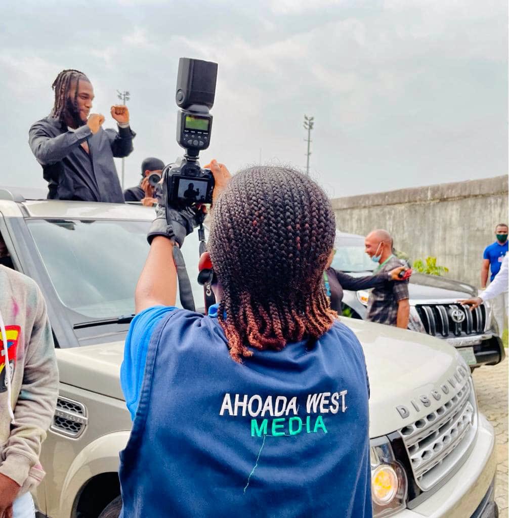 AjinwoP's tweet photo. My girl @IhechukwuOjo is trending today and deservedly so, for her amazing photographies... #BabyMedia https://t.co/GJdUvmGp0T