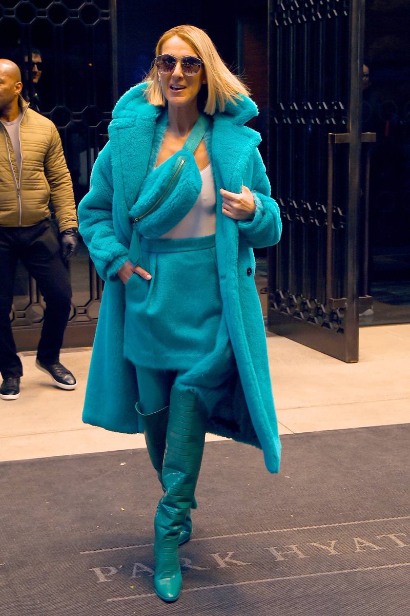 GlamourMagUK's tweet photo. Happy birthday to our favourite, and most extra, street style star, Céline Dion! 👑
https://t.co/8VlmO1NcLN https://t.co/9Js21hrf73