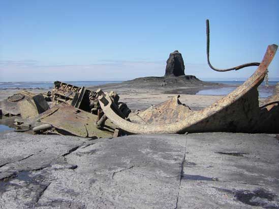 whitbycottage's tweet photo. The Story of the ship wreck the Admiral Von Tramp at Black Nab Whitby. https://t.co/u4Tq9a8CqP https://t.co/xhI481OnvW