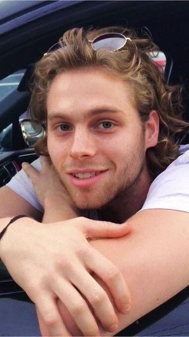 giohmmngs's tweet photo. Luke reversible! https://t.co/6gqm5JI13U