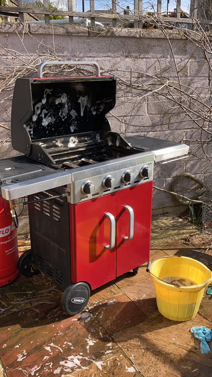 adamczuk's tweet photo. @marieklennon hello! Today’s job major BBQ clean down - looking good I reckon? #Quarantune Cool for Cats - Squeeze! @BBCWiltshire x https://t.co/vutmrCXT4A
