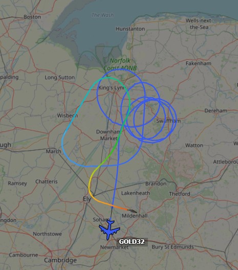 Laurent_Le_Bloa's tweet photo. #USAF tanker #KC135 #GOLD22 from Mildenhall dragging unidentidied aircraft ZUIFT from #Marnham AFB. Possible #F35B LIGHTNING?
#GOLD32 is turning over Mildenhall too. https://t.co/IjaPHi1P8a