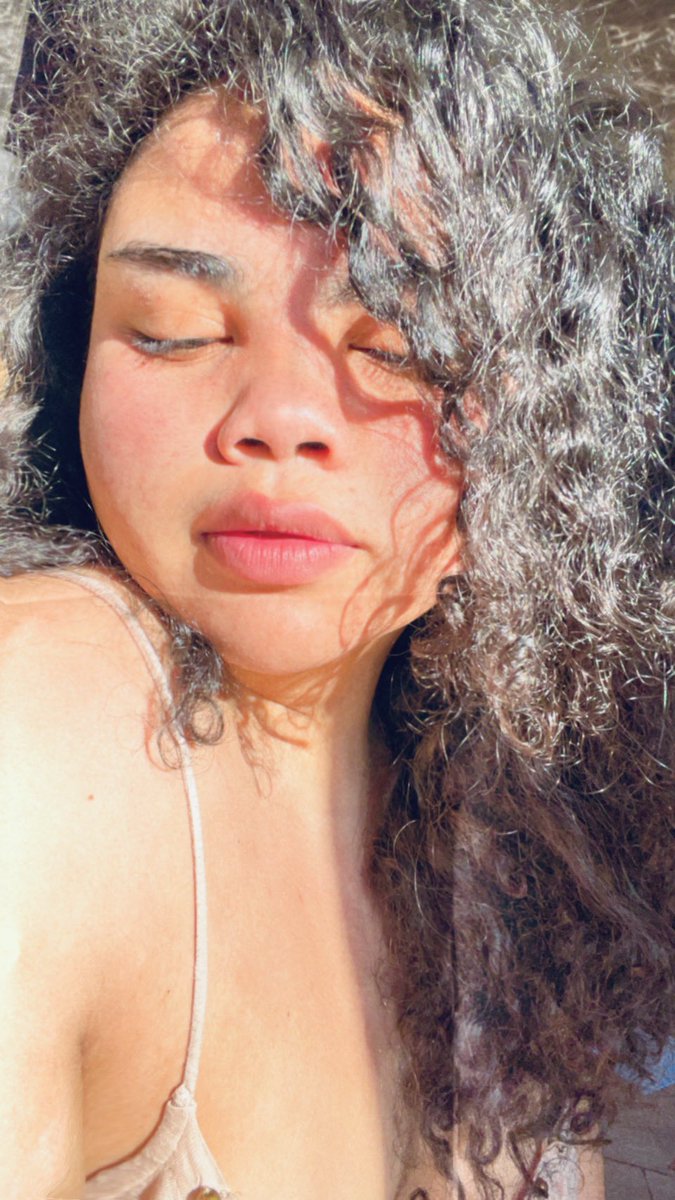 Yarehtzi's tweet photo. Le soleil et moi avons  fait le taff  🌻 https://t.co/p7fppKWlmd