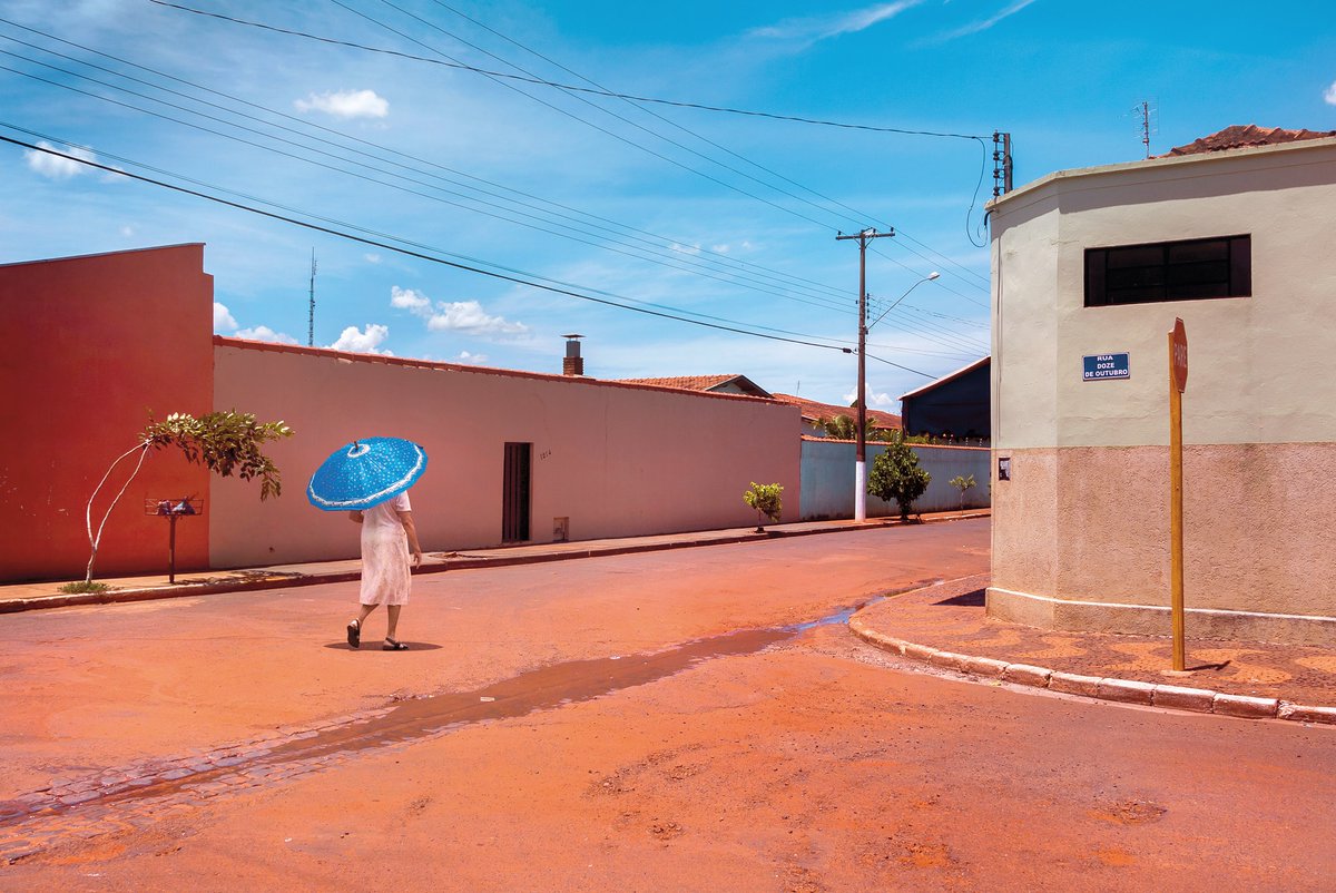 stuartprice's tweet photo. Happy to have been awarded a nomination in the People Category at The 14th International Color Awards 2021 for my image shot in Brazil!
The soil is rich in Iron Oxide causing the red/orange hue seen all over this part of Brazil. #colorawards
#photography https://t.co/iK9q1p7x4I