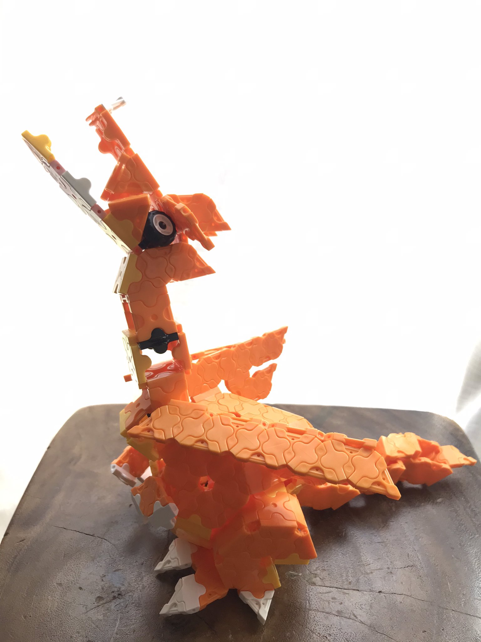 ミミ 三男作成 オレンジドラゴン おまけ 変形すると なんだかポケモンみたい 脚も可動式です Laq T Co 8nthxmya Twitter