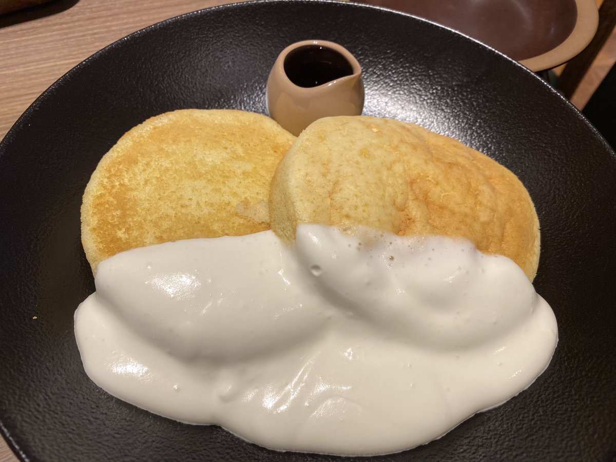 堀鉄平 闘う弁護士 On Twitter 闘う弁護士のスイーツ巡り28 今日から春休みで北海道に来ています まずは 新千歳空港のishiya Cafe 白い恋人を製造している会社が運営しています プレーンパンケーキと白いパフェが美味しかったです 闘う弁護士のスイーツ巡り