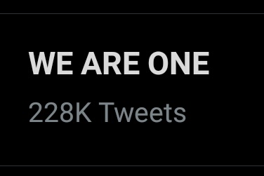 EXOBreakingNews's tweet photo. WE ARE ONE . 100 RETWEETs AND REPLIES . 1 RETWEET = 1 VOTE 

#EXO #엑소 #StanWorld @weareoneEXO https://t.co/NAxYH0gPMX