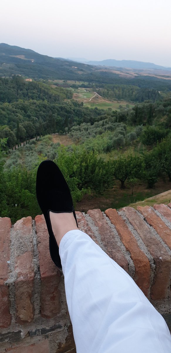 Loungers16's tweet photo. Keep your eyes on the stars, and your feet on the ground.
Theodore Roosevelt
#slippers #luxuryshoes #luxuryslippers #bestslippers #consciouswalk #loungers #loungersway #drivingshoes #meditation #sustainable https://t.co/EJ98trg3O5