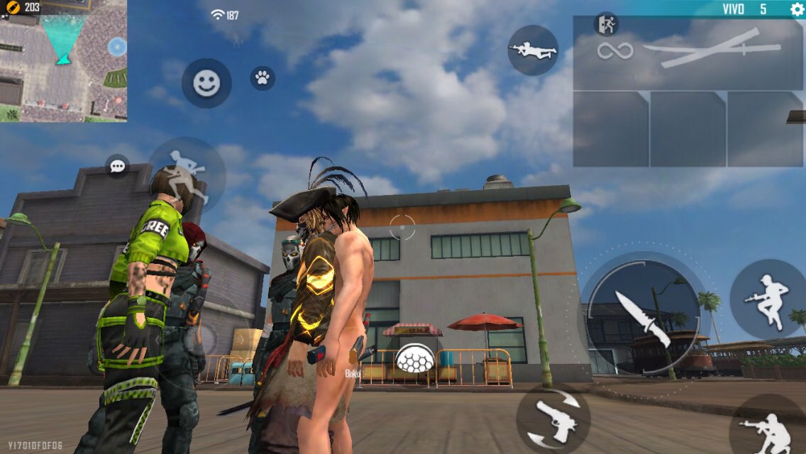 saul_CZ21's tweet photo. Cuando andan romanticos pero desnudos #FreeFire #freefirefriend #FreeFireLeague #garenafreefire https://t.co/o288RQ8Ejl