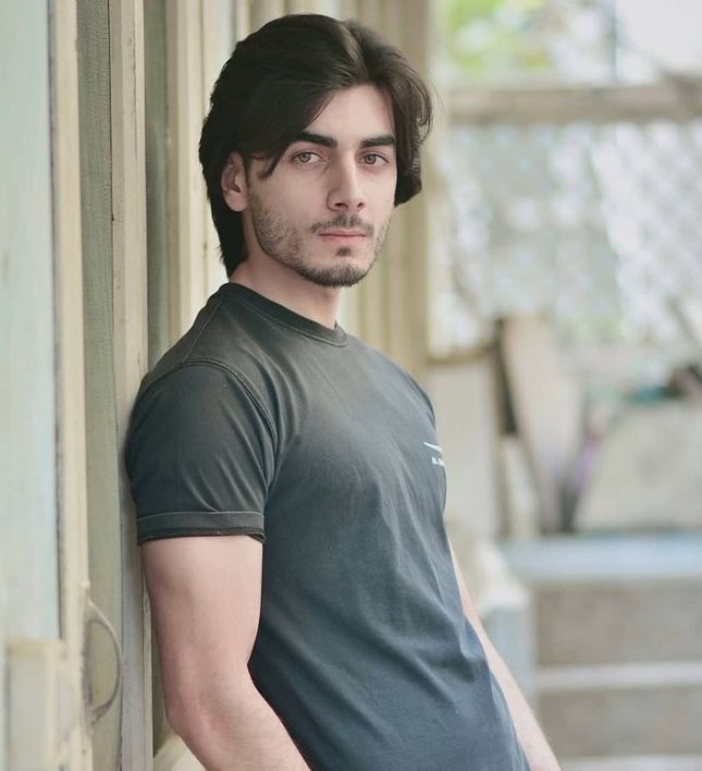 RuksiiX's tweet photo. No one:
Pakistani girls:  Dreaming💭 about Pakistan's Flynn Rider to be their groom🙈😆♥️ https://t.co/Ev7n2RV7r5