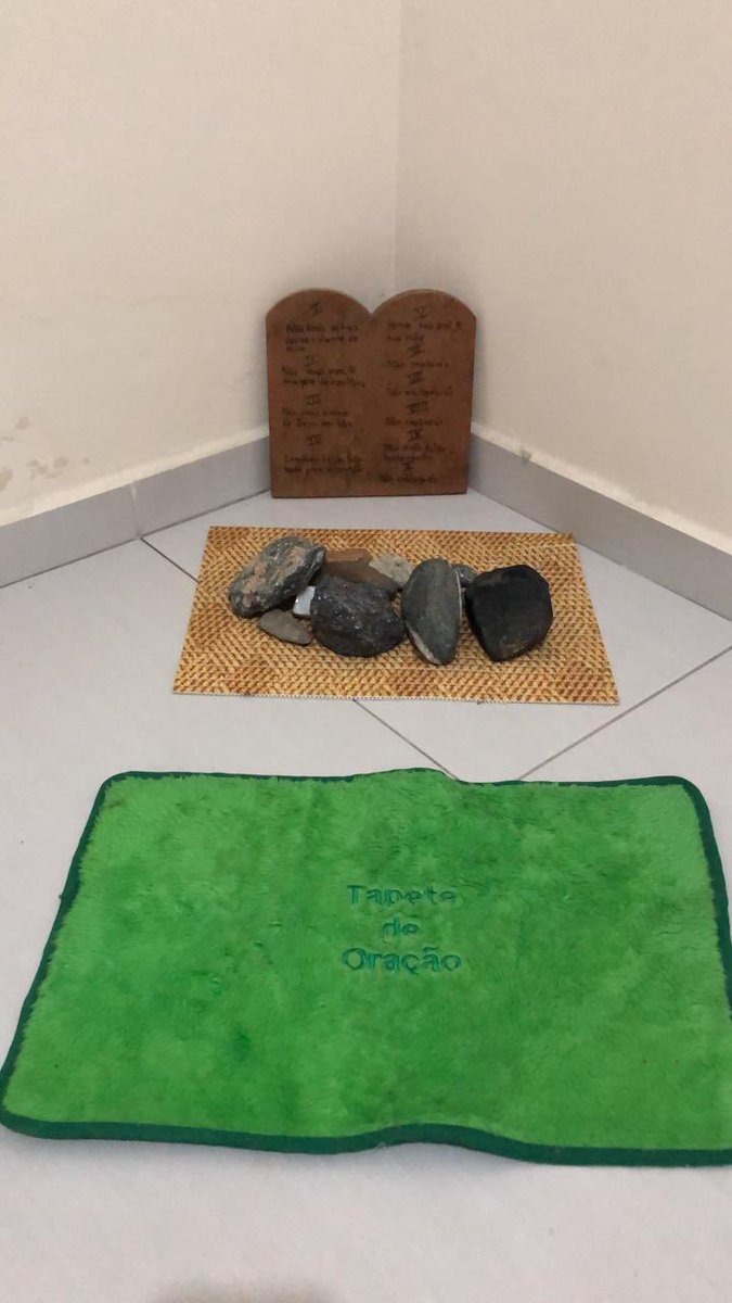 AdeiltonSilva's tweet image. “Se você sente que suas orações não estão passando do teto, não se preocupe, Deus não está no telhado, Ele está no quarto de oração contigo.”
Josemar Bessa
#restaurado