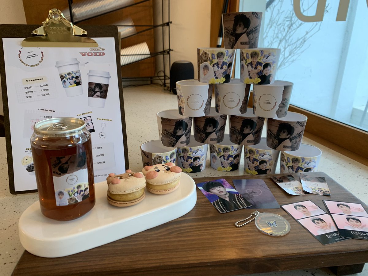 kr__myu's tweet photo. #EXO　#シウミン
カップホルダーお手配完了💘

写真▶︎ https://t.co/gENDJsm36N

#엑소 #XIUMIN #시우민
#韓国代行 #カップホルダー代行 https://t.co/ESd5vZpSvK