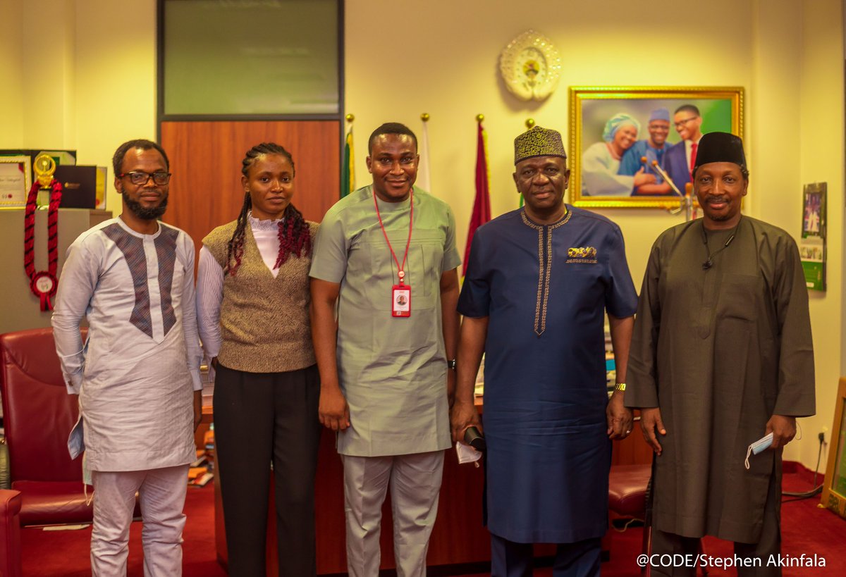 Onuoha_Kach's tweet photo. In advancing the course of ensuring fiscal transparency and accountability in the administration of COVID-19 funds, @Connected_dev with support from @Oxfam engaged in an advocacy visit with the Chairman, Senate Committee on Public Accounts, Senator Matthew A. Urhoghide. https://t.co/ZcayRjFZI1