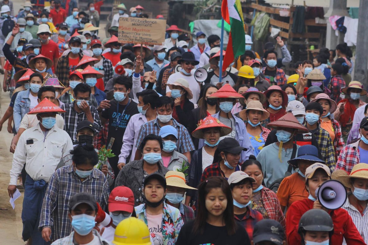 IrrawaddyNews's tweet photo. Residents of Katha in #Sagaing  Region in upper #Myanmar staged anti-regime protest on Tuesday. 

#WhatIsHappeningInMyanmar https://t.co/WQp4AOQhnZ