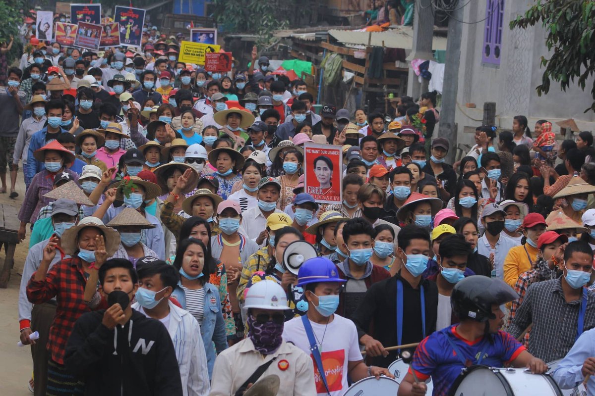 IrrawaddyNews's tweet photo. Residents of Katha in #Sagaing  Region in upper #Myanmar staged anti-regime protest on Tuesday. 

#WhatIsHappeningInMyanmar https://t.co/WQp4AOQhnZ