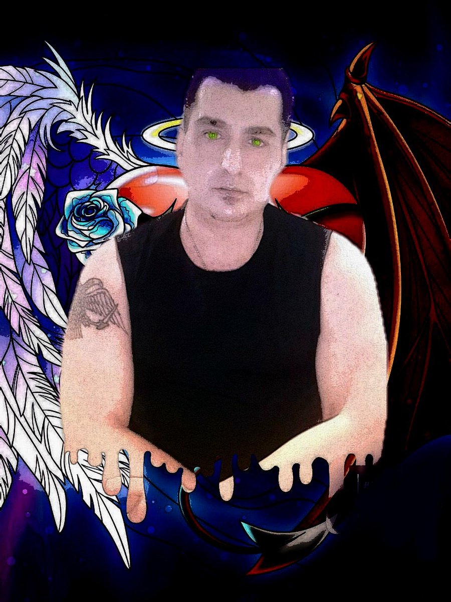 moinderworld's tweet image. #polarity #wings #shadesoflight