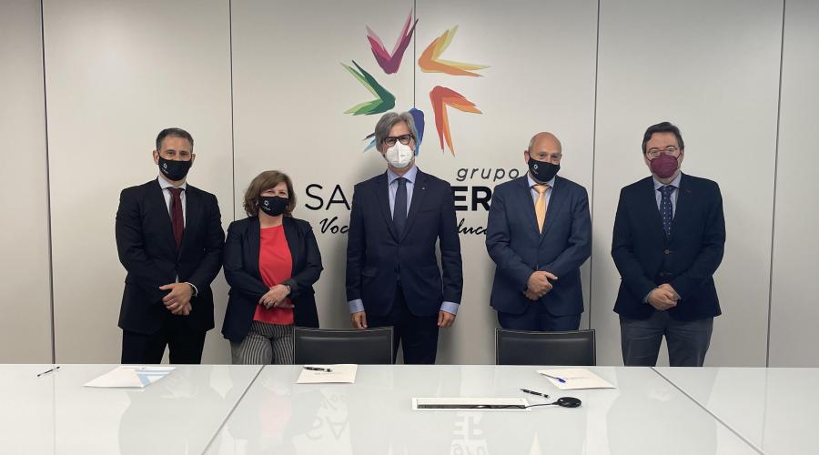 centrosanvalero's tweet photo. Centro San Valero y la empresa Tüv Rheinland formarán y certificarán profesionales para la manipulación de vehículos eléctricos de alto voltaje.
Más información: https://t.co/BEmx6xl2qb
#VivimosLaFP @fp_empresa #Formación https://t.co/C9xqgBPwEl