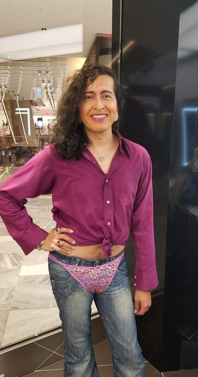 That70sChk's tweet photo. @doubIeoduck Always wearing panties on the outside of my jeans 💋 https://t.co/a9fY8YCNXF